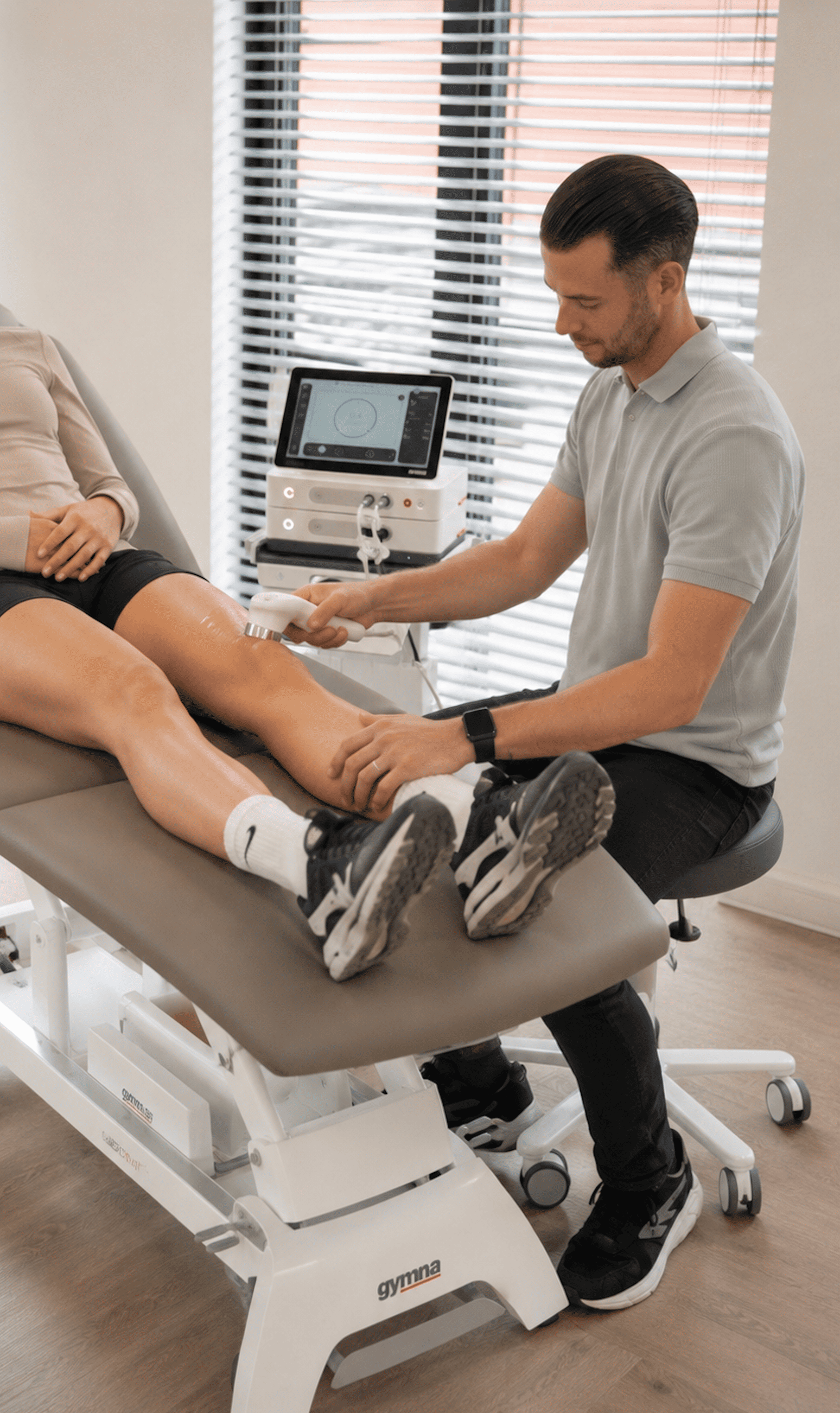 Vous souhaitez réintroduire les ultrasons dans votre cabinet ? Il est alors utile que la technologie soit simple, fiable et pratique à utiliser, à l’image de l’Ultrasound compact de Gymna.