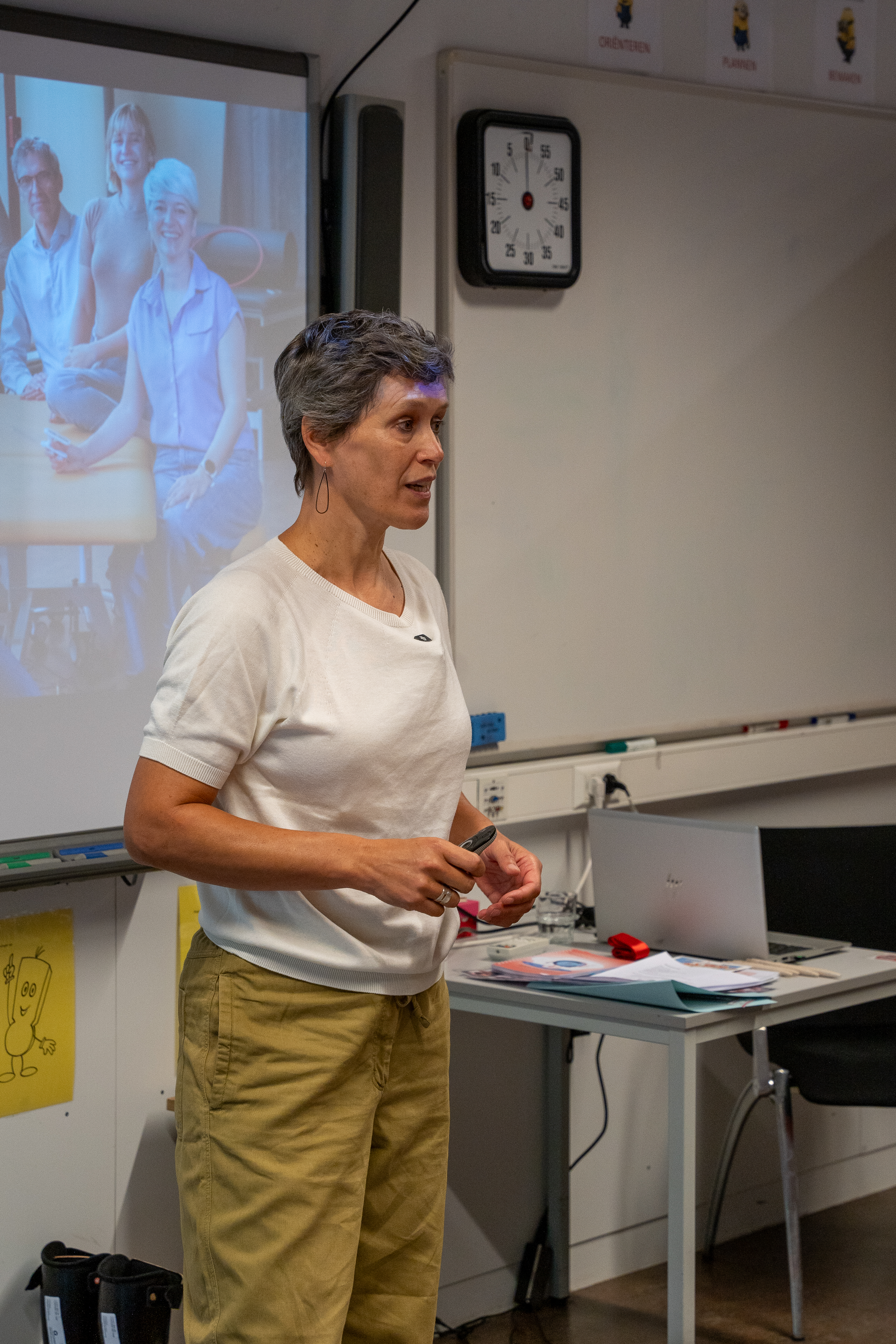 Lise Op de Beeck, clinical manager at Gymna explaining how Shockwave therapy can be used to treat children with spasticity