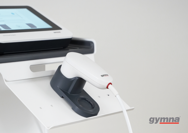 Gymna Ultrasound Compact auf dem praktischen Rollwagen